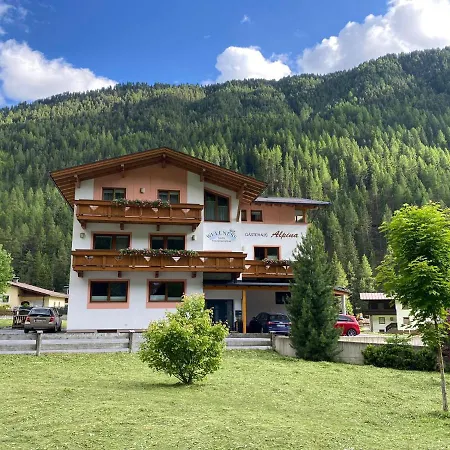 Haus Alpina & Schoepf فندق مبيت وإفطار لانغنفلد