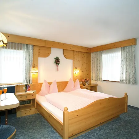 Haus Alpina & Schoepf 3*