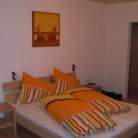 B&B Haus Alpina & Schoepf 3*