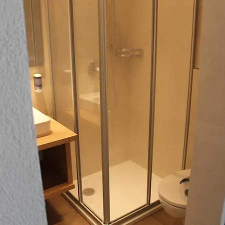 Haus Alpina & Schoepf 3* لانغنفلد
