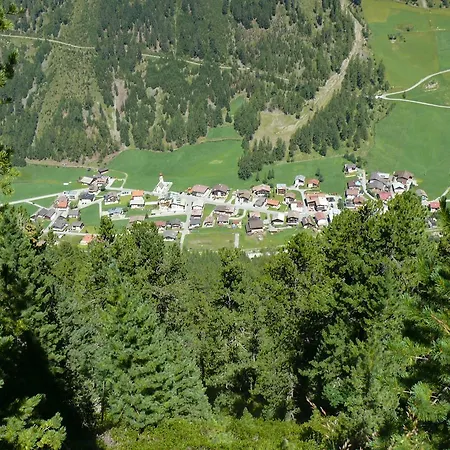 Haus Alpina&landhaus Schöpf 3*
