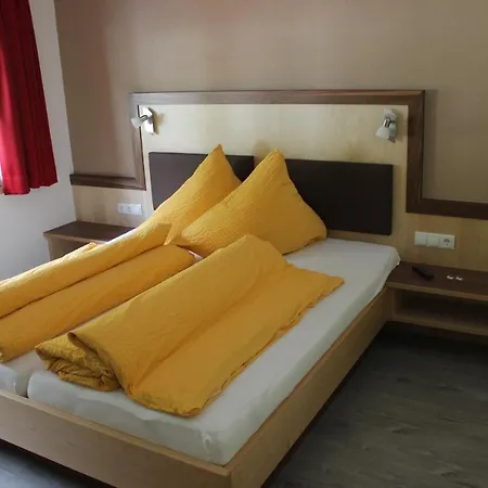 Haus Alpina & Schoepf Отель типа 