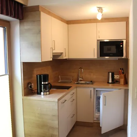 Haus Alpina & Schoepf Отель типа 