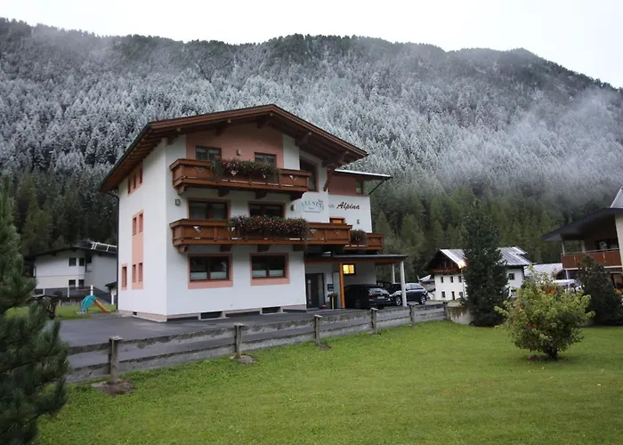 Haus Alpina & Schoepf Bed and Breakfast 3*