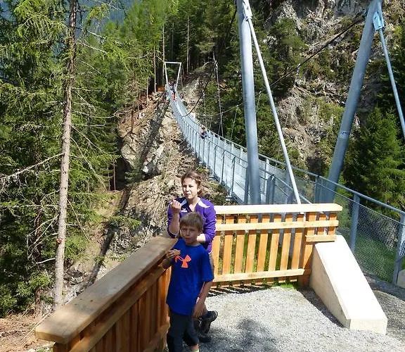 Haus Alpina & Schoepf 3*