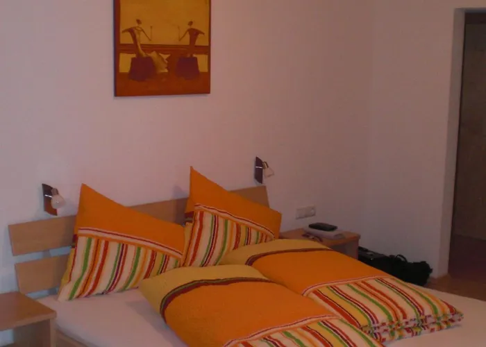 Bed and Breakfast Haus Alpina & Schoepf 3*